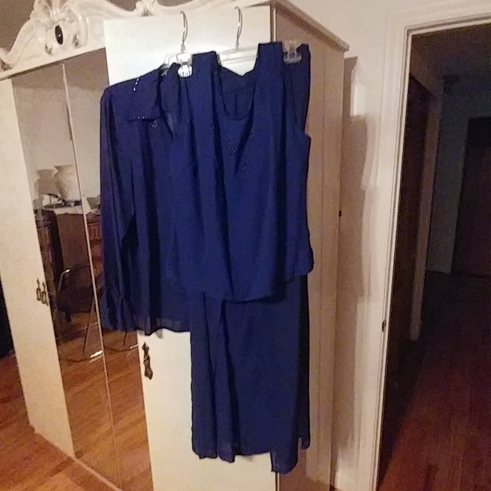 Pant suit